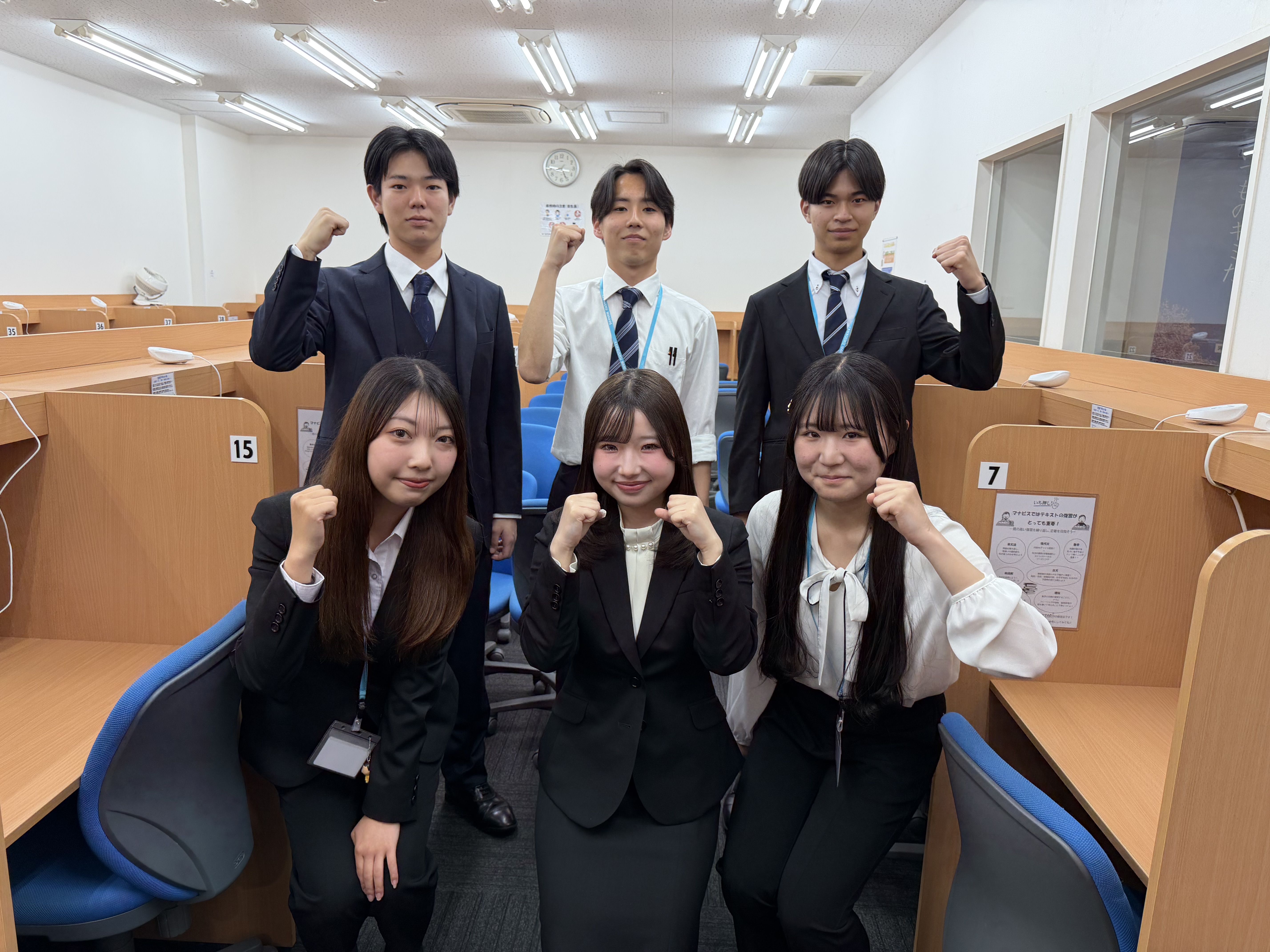 すべてのアシスタントアドバイザーがマナビス妙典校の卒業生です！受験勉強期間の実体験を踏まえ学習面・生活面・精神面すべてを全力でサポートします！